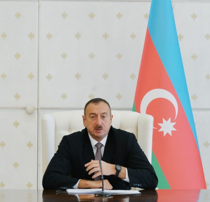 İlham Əliyev tacikistanlı həmkarını təbrik edib