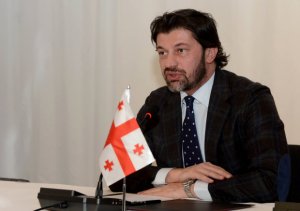 G&uuml;rc&uuml;standa baş nazirin m&uuml;avini istefa verdi