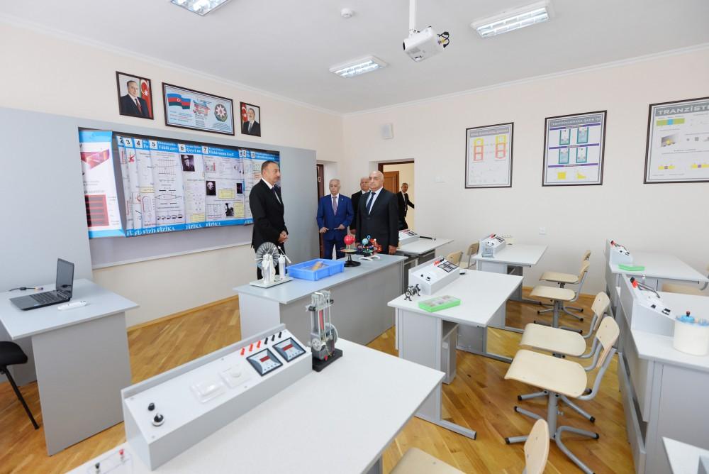 Prezident 2 məktəbdə oldu - FOTO