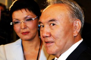 Nazarbayev qızını Senata &uuml;zv təyin etdi