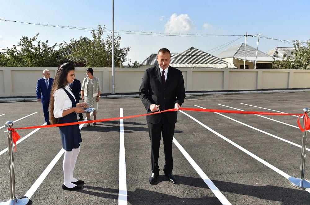 Prezident Bakıda yeni məktəb&nbsp;binasının a&ccedil;ılışında iştirak edib &ndash; FOTOLAR