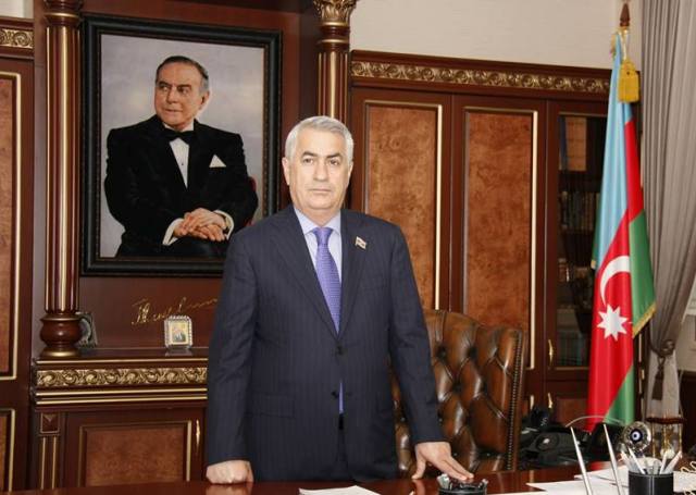 Dəmiryol&ccedil;ulardan Cavid Qurbanova TƏBRİK  