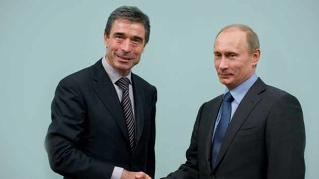 NATO-nun eks baş katibindən Putin əleyhinə YAZI: “Oturmağa macal tapmamış…”