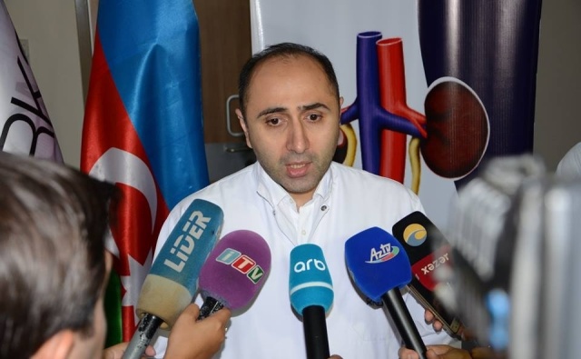 Gəncədə qardaşa bacısının b&ouml;yrəyi k&ouml;&ccedil;&uuml;r&uuml;l&uuml;b  