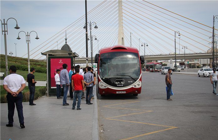 Avtobus dayanacaqlarına kənar avtomobillər buraxılmayacaq - VİDEO 
