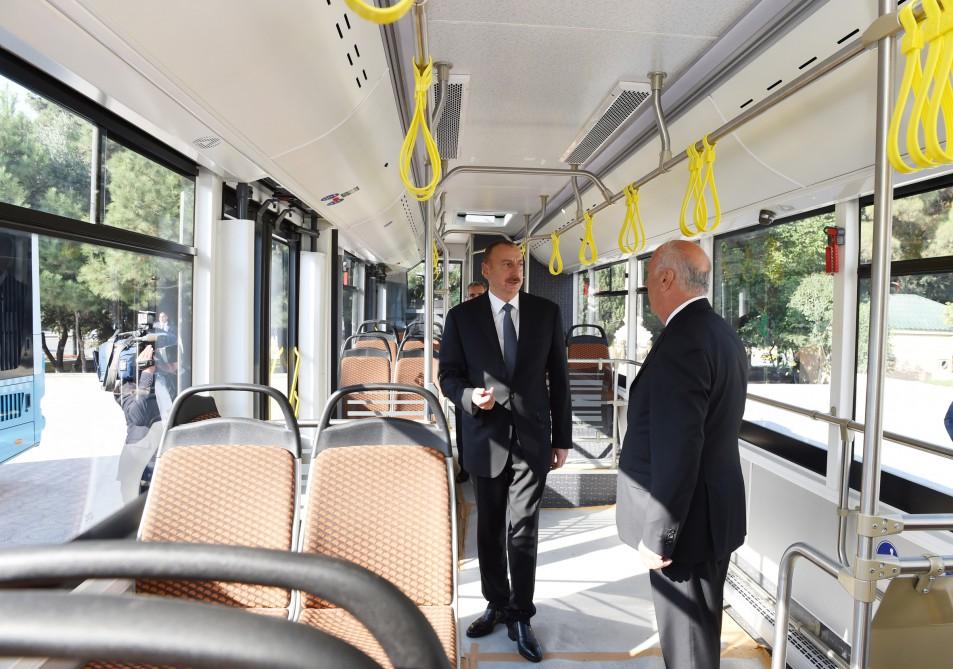  Prezident Sumqayıtda yeni sərnişin avtobusları ilə tanış oldu - FOTO 