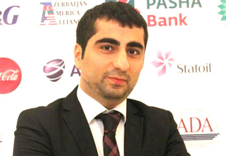Asim Mollazadə &ouml;z&uuml;nə yeni m&uuml;şavir təyin etdi