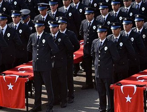 T&uuml;rkiyədə 12 mindən &ccedil;ox polis işdən &ccedil;ıxarılıb