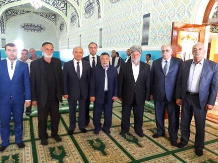 Nardaranda dindarlarla g&ouml;r&uuml;ş ke&ccedil;irilib