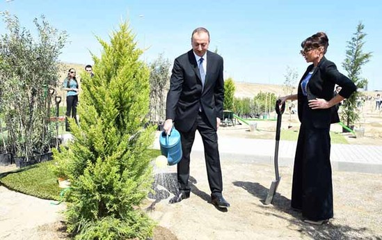 Prezident və birinci xanım Xətaidəki parkda ağac əkdilər  