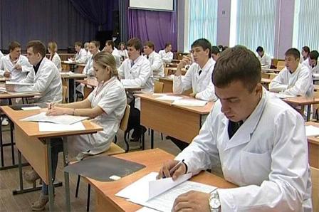 48 həkim sertifikasiya imtahanından ke&ccedil;ə bilməyib