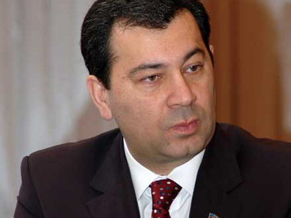 Səməd Seyidov 10 deputatı Avropaya aparır  