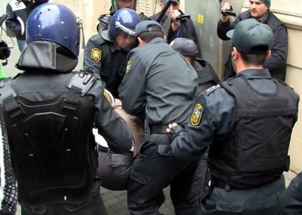 Bakıda 2 min polisin iştirakı ilə əməliyyat - Həbs olunanlar var...  