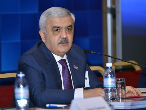 R&ouml;vnəq Abdullayev: &ldquo;Gәlin, eyforiyaya qapılmayaq&rdquo;