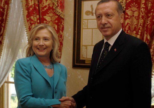 Ərdoğan Klintonu &ldquo;təcr&uuml;bəsiz&rdquo; adlandırdı