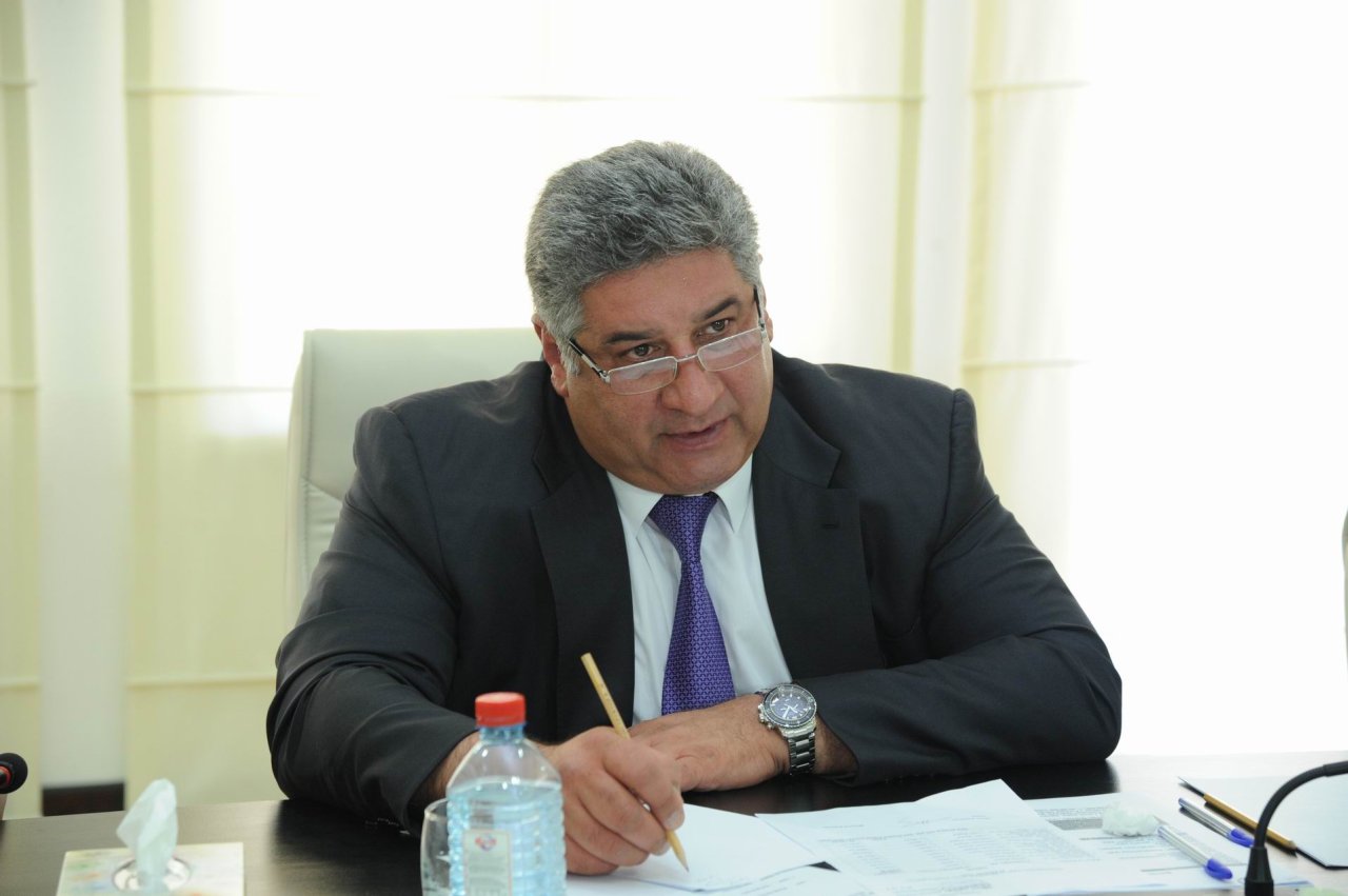 Azad Rəhimov yolu bağlatdırıb? - FOTO