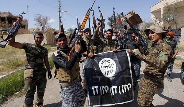 İŞİD 22 nəfəri “toka” verib