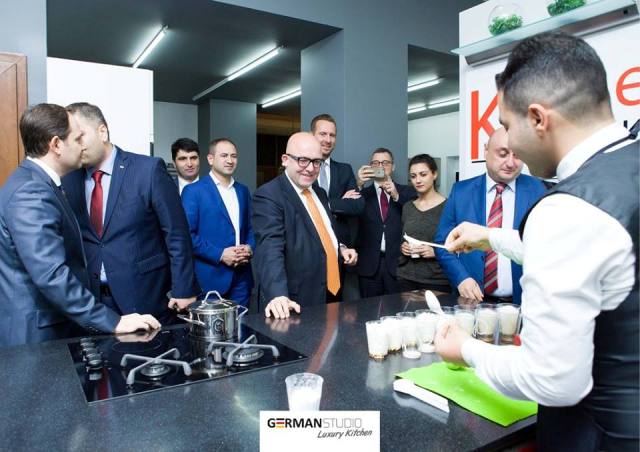 German Studio "Sağlamlıq mətbəxdən başlayır" adlı təqdimat keçirib