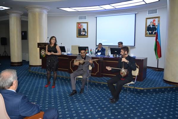 Tibb Universitetinin prorektoru Akif Əlizadəyə təşəkk&uuml;r etdi