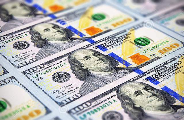 &Ouml;tən ay hərraclarda satılan dolların miqdarı A&Ccedil;IQLANDI
