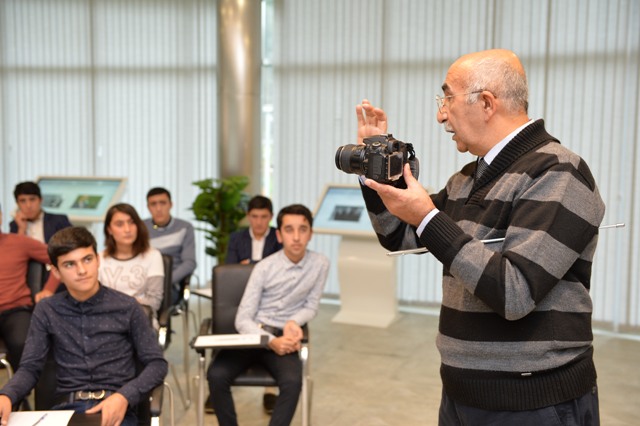 “Müasir fotoqrafiyanın əsasları” adlı treninq keçirilib    