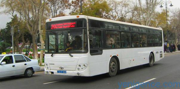 Bakıda sərxoş sərnişin avtobusdan yıxıldı