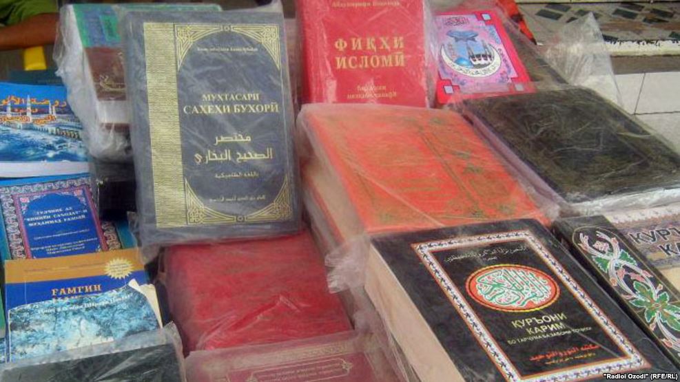 Şəkidə mənzildən qanunsuz dini ədəbiyyat və disklər tapılıb