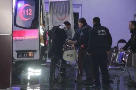 T&uuml;rkiyədə polis maşınına h&uuml;cum: 3 yaralı 
