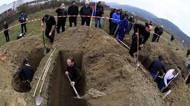 Slovakiyada məzarqazma çempionatı - FOTO