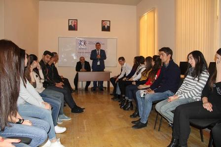 Gənclər sahibkarlıq fəaliyyətinə təşviq edilir  