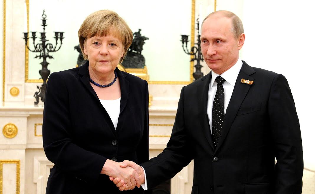 Putin və Merkel Suriya böhranını müzakirə edib
