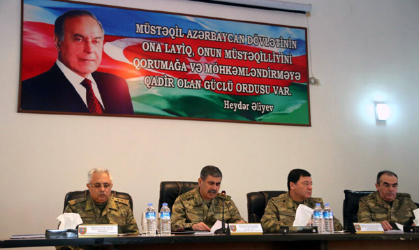 Zakir Həsənov cəbhə bölgəsində komandirlərə tapşırıqlar verdi - FOTOLAR
