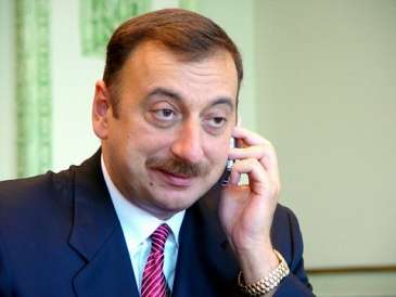 Prezident İlham Əliyev Donald Trampa zəng edib