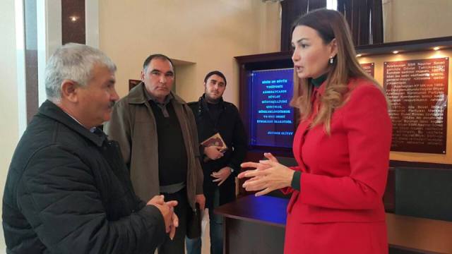 Qənirə Paşayeva Tovuzda sakinlərin problemini dinlədi