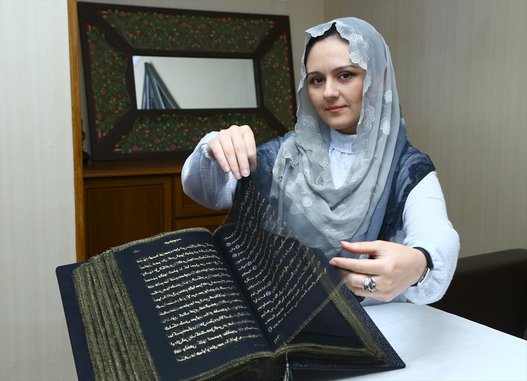 Azərbaycanlı xanım sənət möcüzəsi yaradıb   