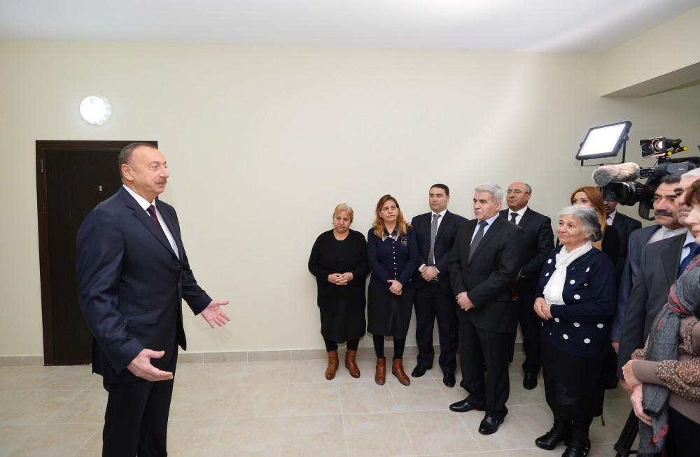 İlham Əliyev: “Ölkədə qəzalı vəziyyətdə bina olmamalıdır” 
