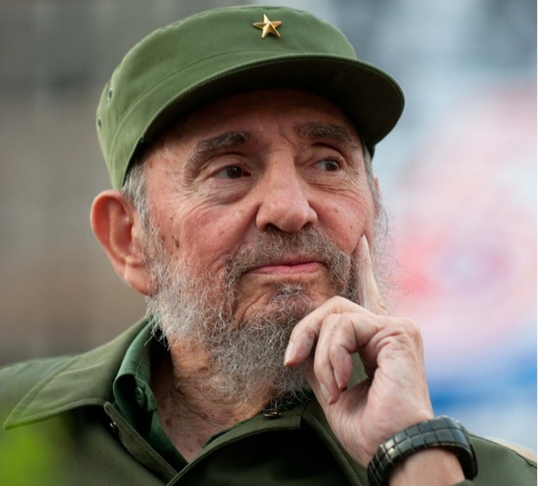 Fidel Kastro öldü