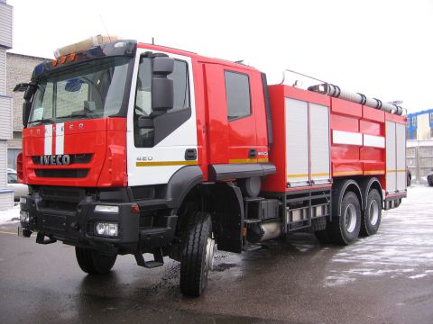 Samuxda ev yandı, yaralı var