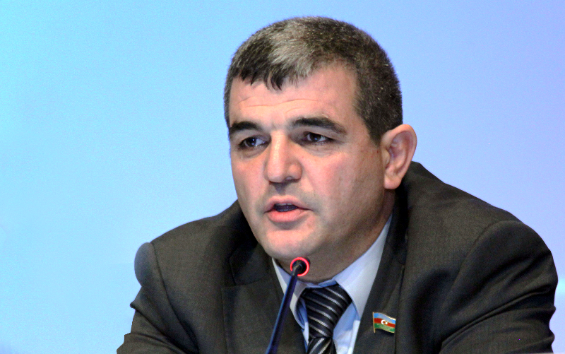 Deputat rusdilli mətbuata etiraz etdi :“Onlara nə ehtiyac var?”         