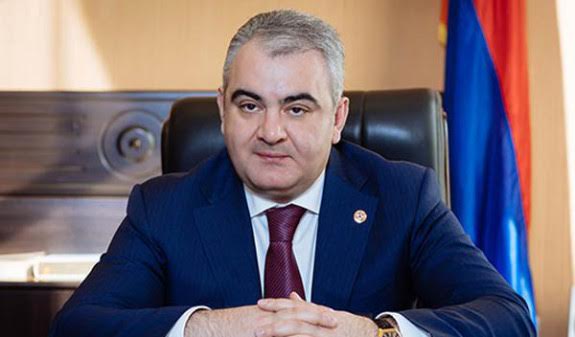 Spikerin oğlu deputat olmaq istəyir