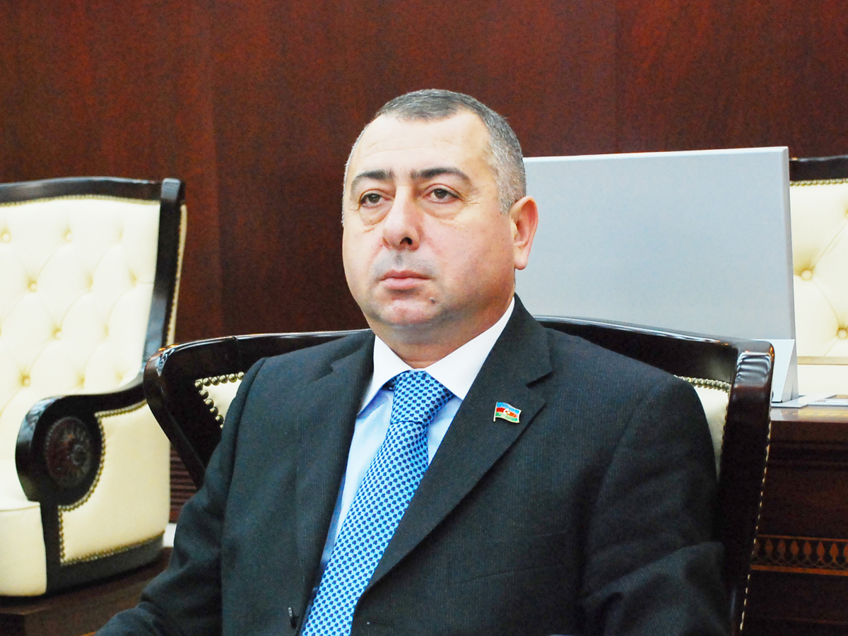 “İş tapa bilməyənlərə kömək etmək olar”