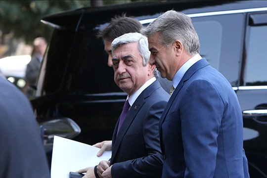 Sarkisyan baş naziri şoumen ADLANDIRDI