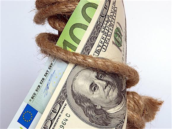 Dollar 2 manata yaxınlaşır