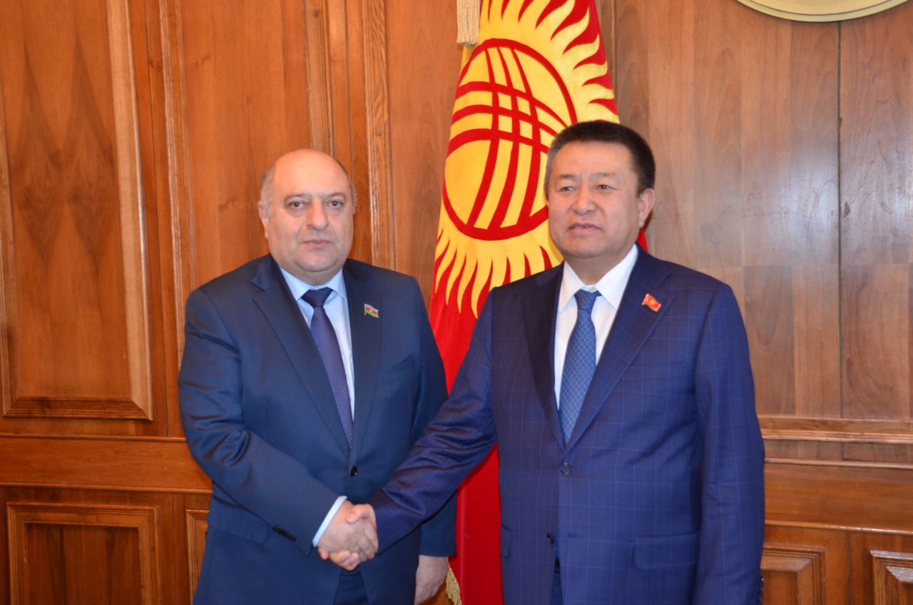 Musa Quliyev Qırğızıstanda referendumun nəticəsini müzakirə edib