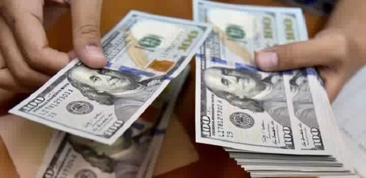 “Qara bazar”da dollar dəyişən daha bir nəfər tutulub