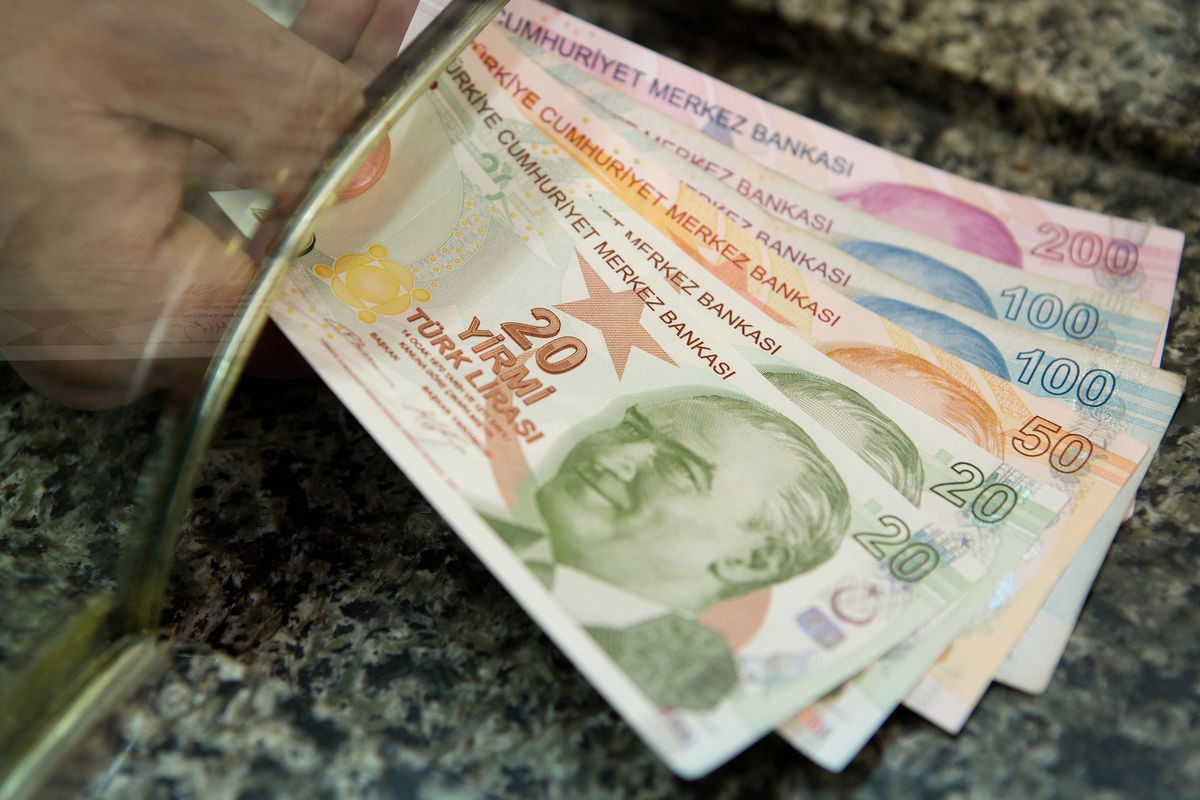 Türk lirəsi 1% ucuzlaşdı