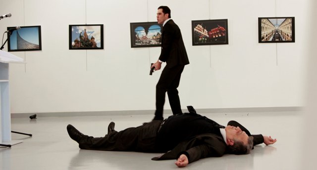 Rusiyalı səfirin ölüm anını çəkən fotoqraf: “Öz işimi gördüm” - FOTOLAR+VİDEO