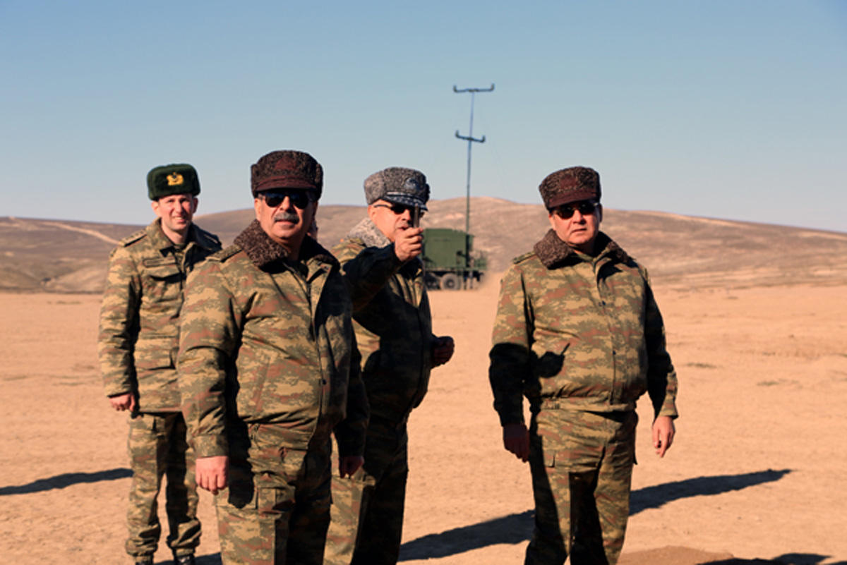 Zakir Həsənov "İldırım" zenit-raket komplekslərinin atışında - FOTO