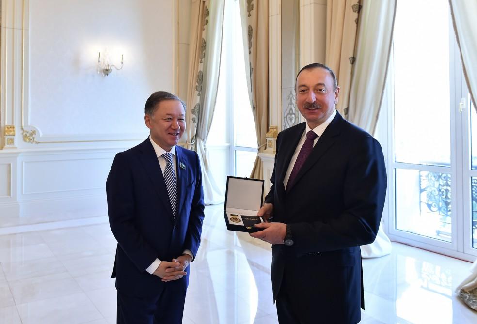  İlham Əliyevə TürkPA-nın medalı təqdim edilib  