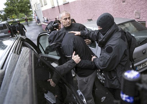 Almaniyada terrorizmdə şübhəli 2 nəfər saxlanılıb